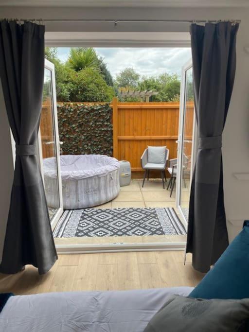 Stylish 1 Bedroom Studio Outdoor Area And Hot Tub Bournemouth Exteriér fotografie